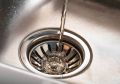 Эффективные методы быстрого устранения засоров на кухне