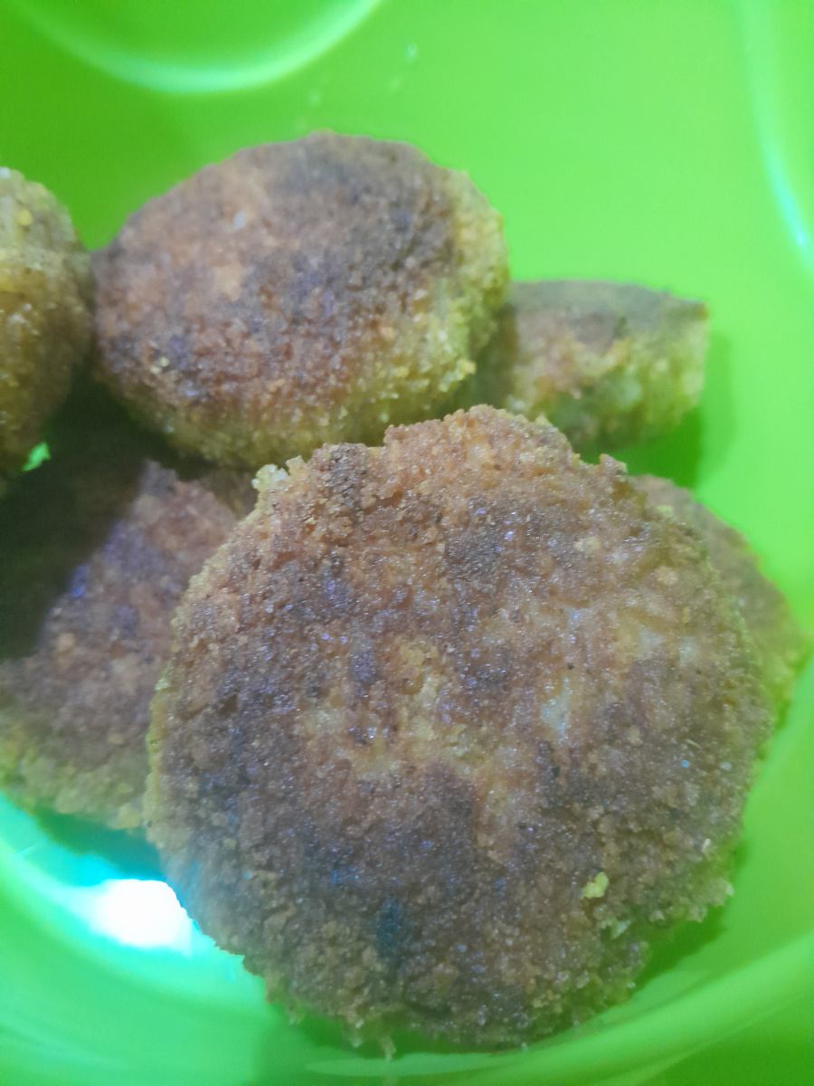 Сочные котлеты и нежное пюре: идеальный ужин для всей семьи