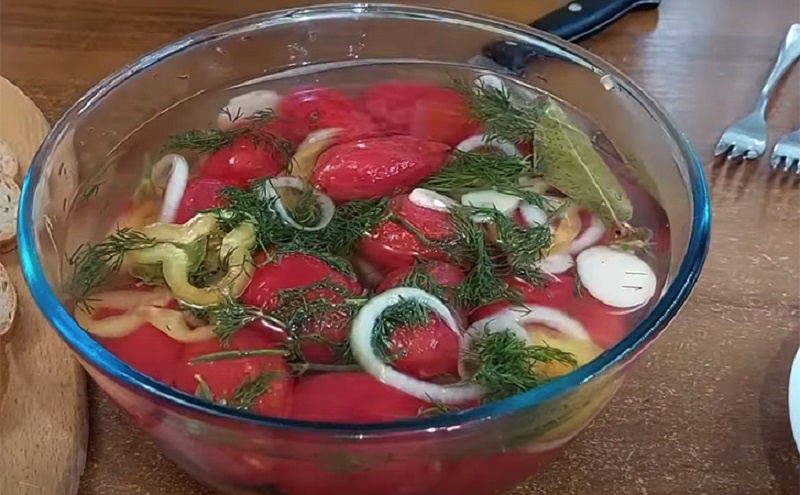 Непревзойденный маринованный салат: вкусное дополнение к шашлыку за 24 часа