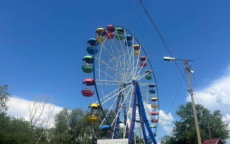 Колесо обозрения в Камне-на-Оби выставлено на продажу из-за банкротства парка