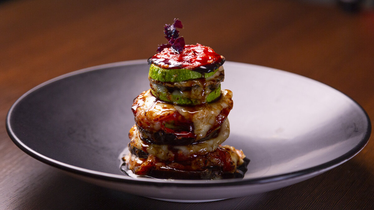 Вкусная овощная пирамидка для вашего стола