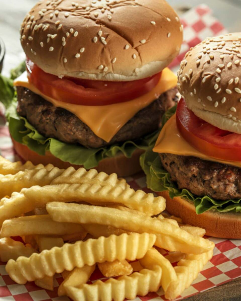 Фастфуд и газировки: неожиданный фактор риска переломов костей