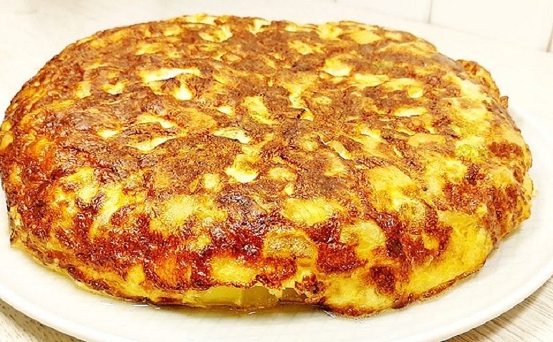 Удивительный кабачковый пирог на сковороде: быстрый ужин за 15 минут