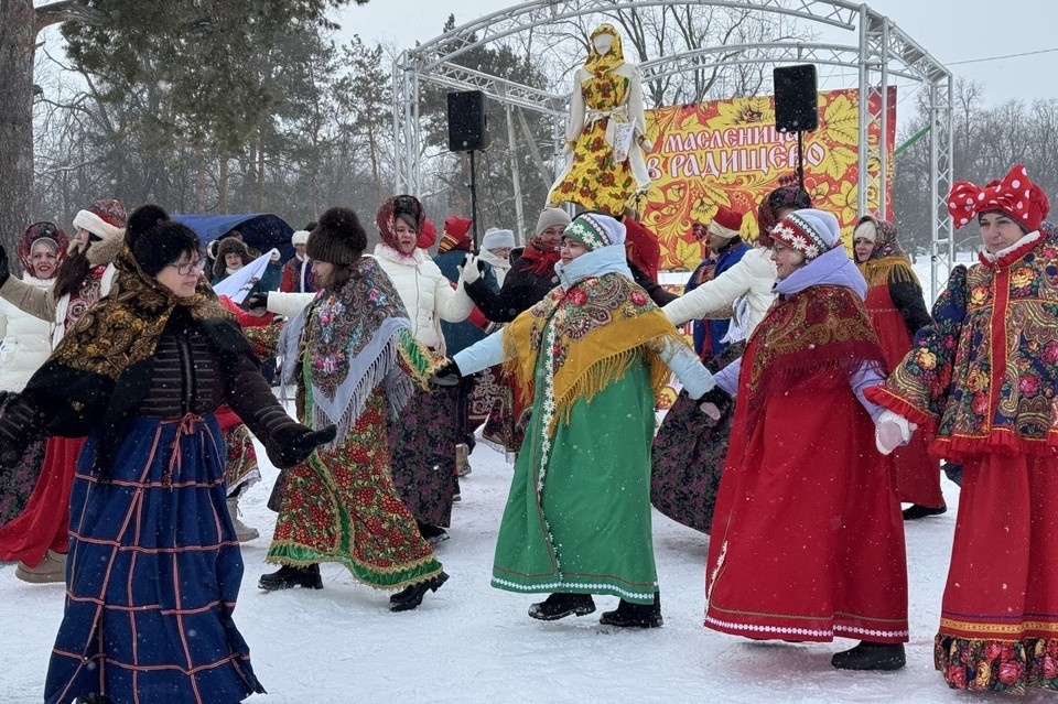 Праздник весны: более 5000 участников на Масленице в Радищево