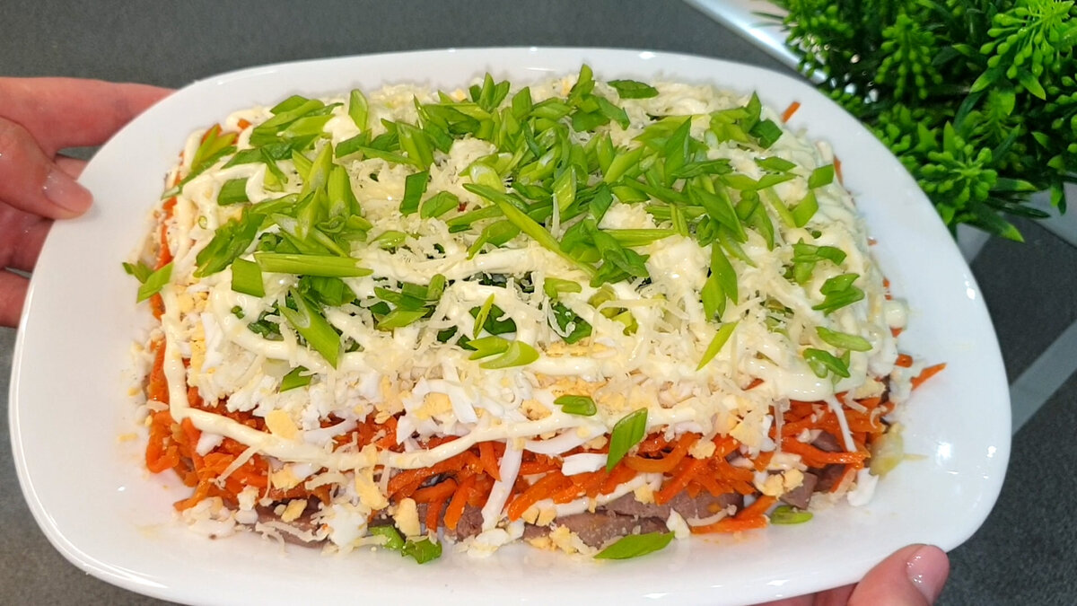 Необычный салат с языком: простой и вкусный рецепт на любой праздник