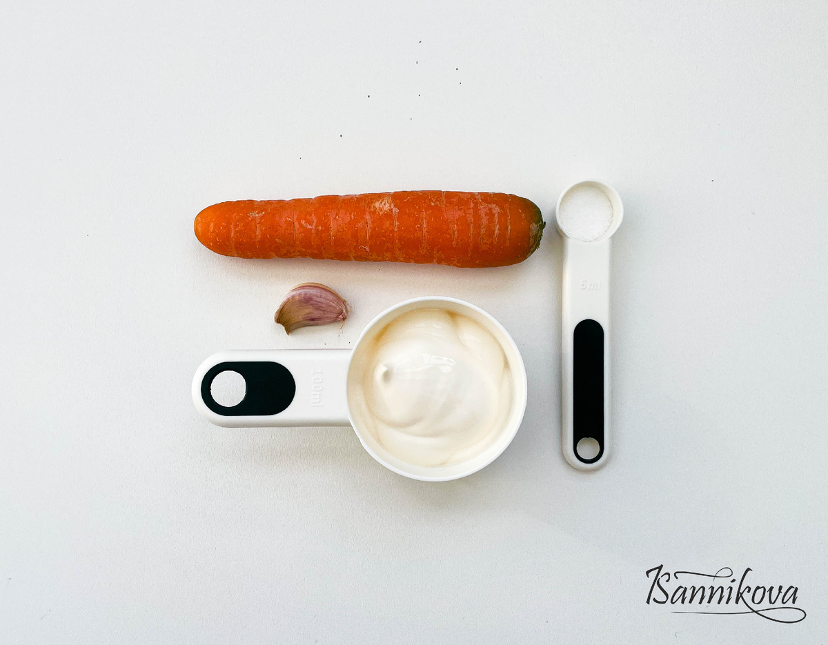 Нежный салат из моркови и чеснока