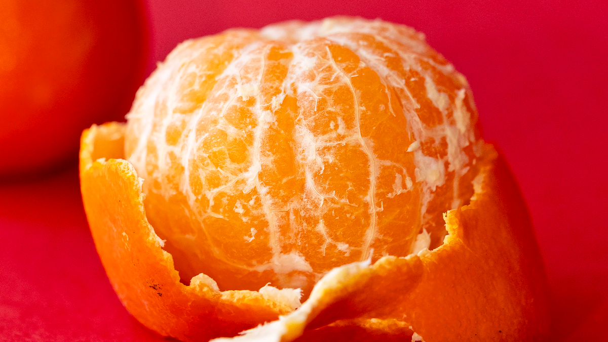 В Москве завершился конкурс по очищению мандаринов