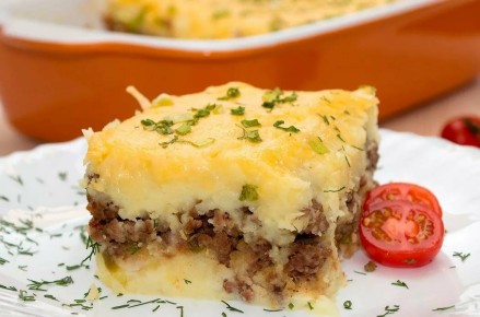 Ароматная запеканка с картофелем и фаршем: тепло домашнего уюта