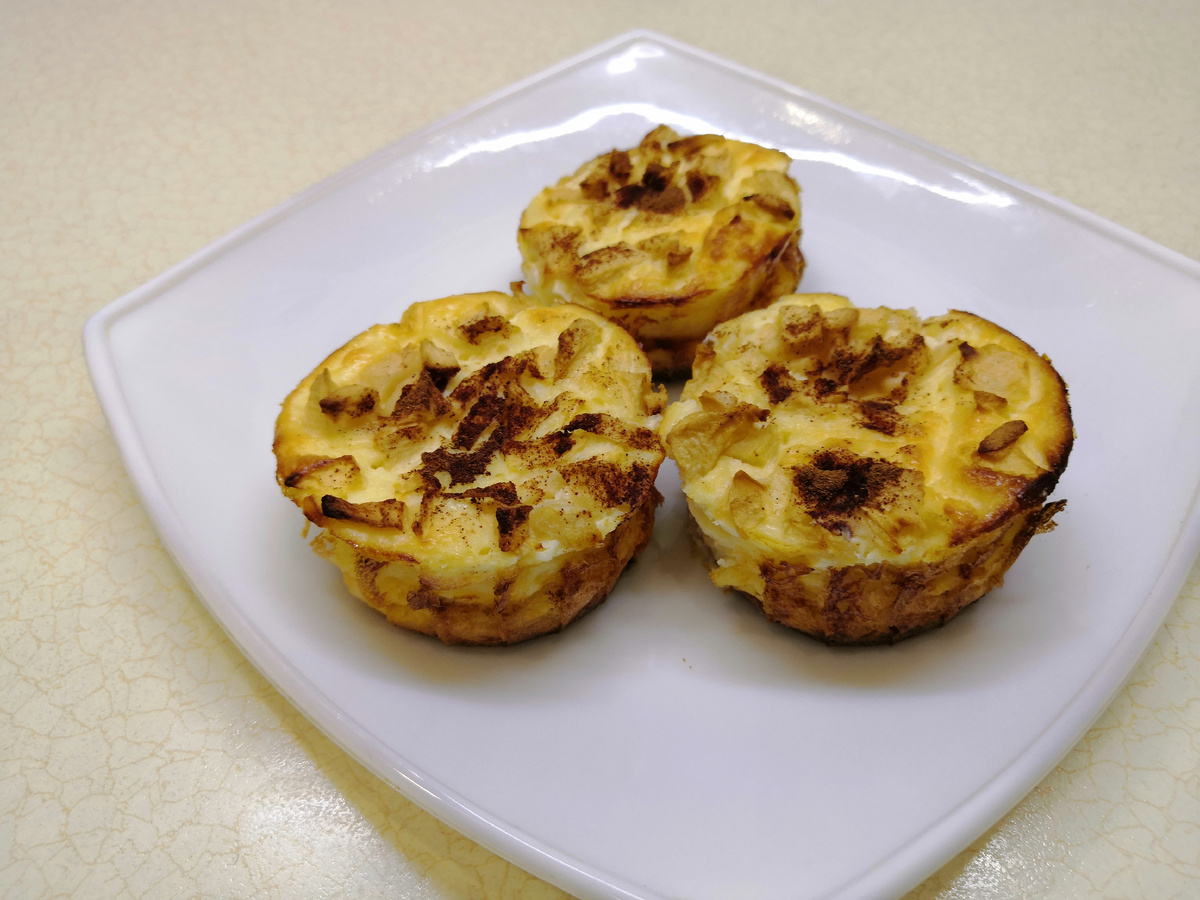 Творожный десерт с яблоками и корицей без сахара и муки