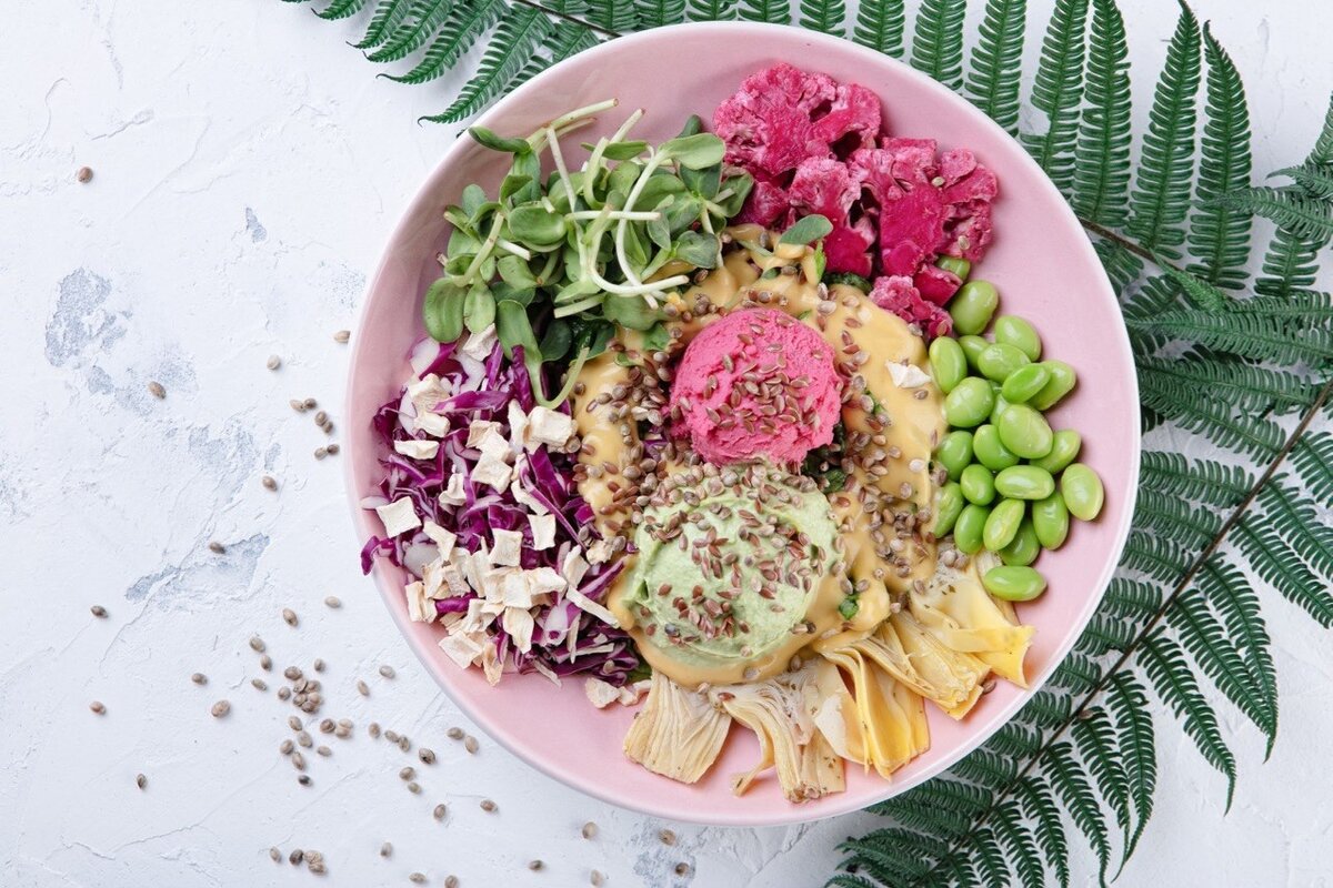 Откройте для себя будда-боул с артишоками и хумусом