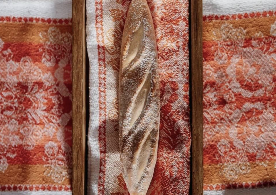 Эклер, который удивляет: десерт или хлеб?