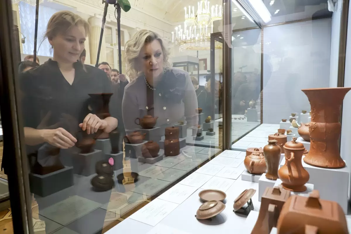Искусство исинской керамики: новая выставка в Эрмитаже