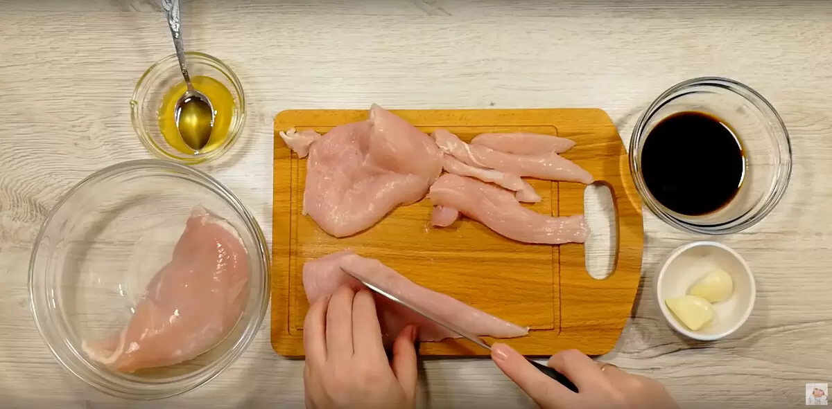 Легкая закуска из курицы: хрустящая корочка и сочная начинка