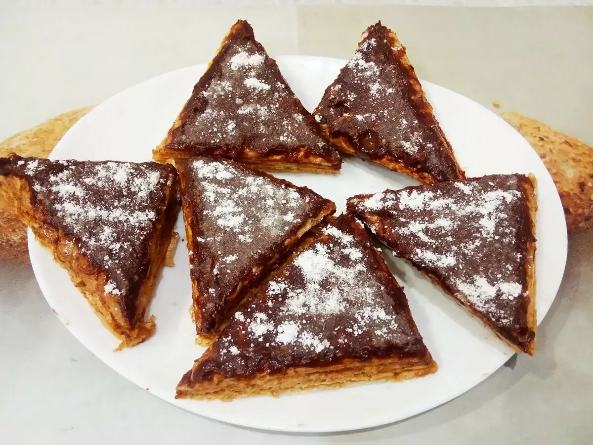 Торт из вафель с вареным сгущенным молоком: быстро и вкусно