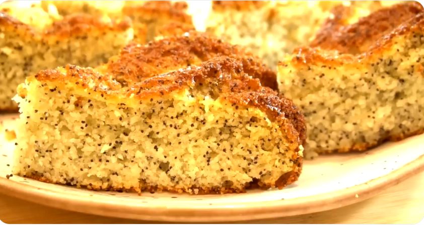 Простой и вкусный кекс на кефире: попробуйте рецепт 'Три стакана'