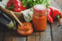 Айвар домашний: простой способ сохранить летний вкус на всю зиму