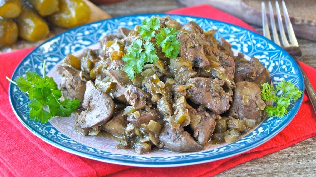 Тандем куриной печени и соленых огурцов: неожиданный кулинарный хит